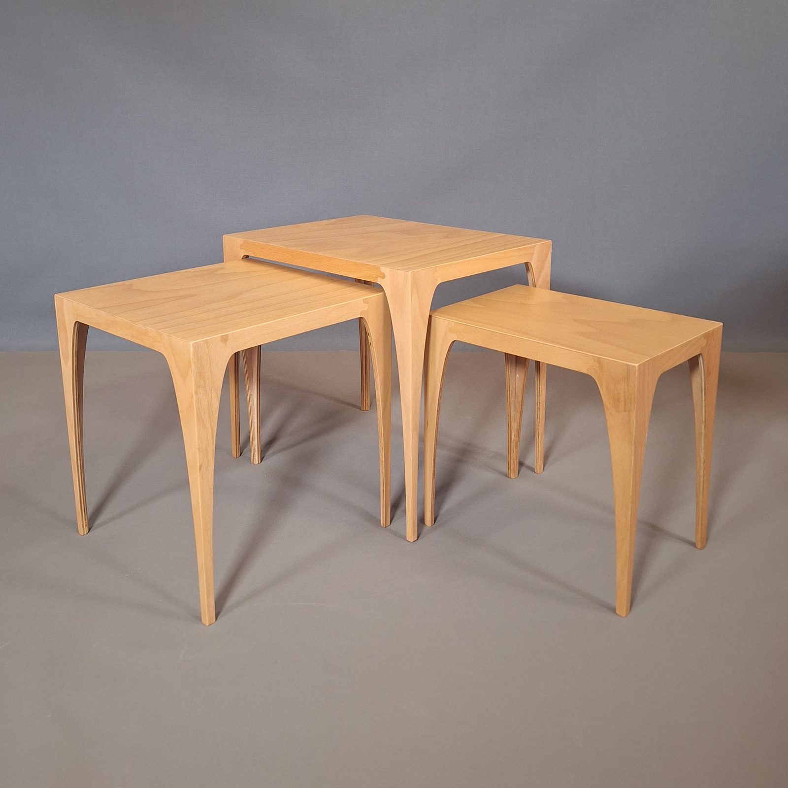 Tables gigognes — vue 1