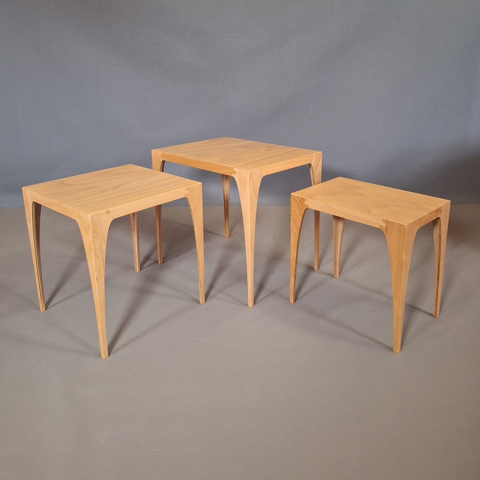 Tables gigognes — vue 2